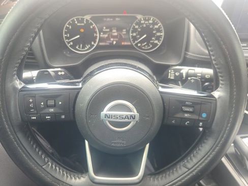 Used 2021 Nissan Rogue SV w/ Premium Package image 7