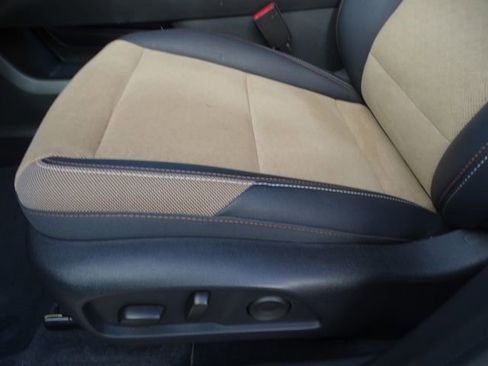 Used 2025 Chevrolet Equinox ACTIV w/ Safety and Technology Package image 27