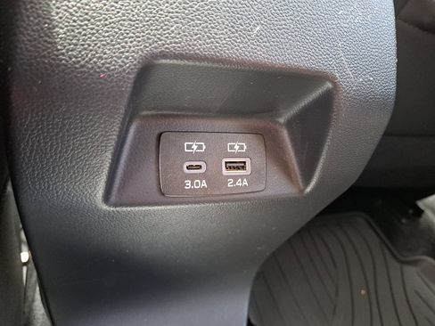 Used 2024 Subaru Crosstrek 2.0i Premium AWD/4WD image 11