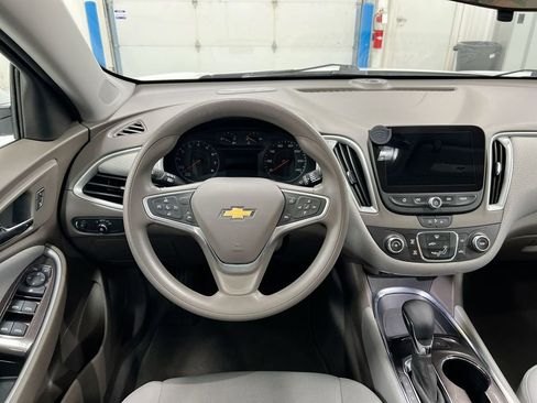 Used 2022 Chevrolet Malibu LS w/ Driver Confidence Package II FWD image 11
