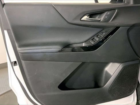 Used 2025 Chevrolet Equinox LT FWD image 24