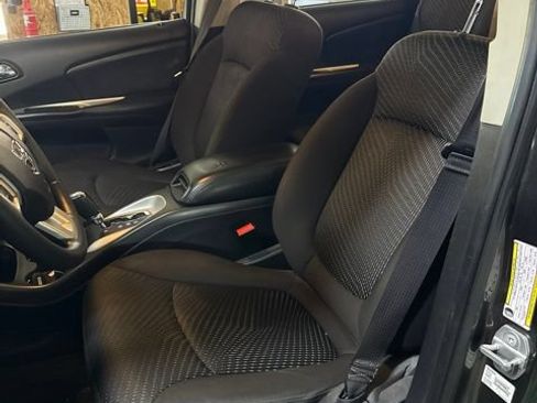 Used 2020 Dodge Journey SE w/ SE Popular Equipment Group FWD image 5