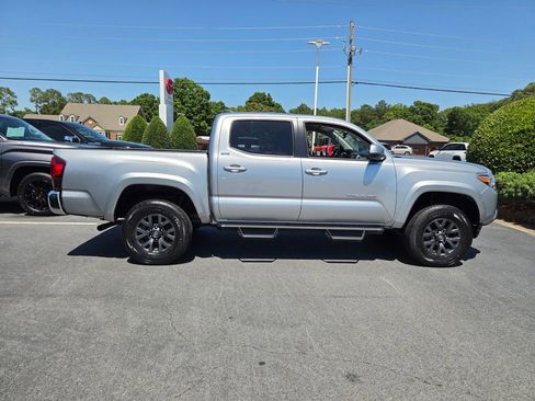 Used 2023 Toyota Tacoma SR5 AWD/4WD image 13