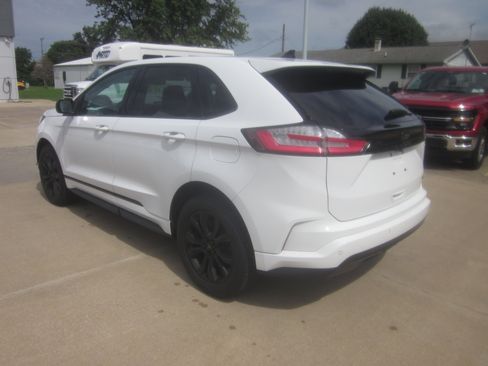 Used 2024 Ford Edge SE w/ Black Appearance Package AWD/4WD image 4