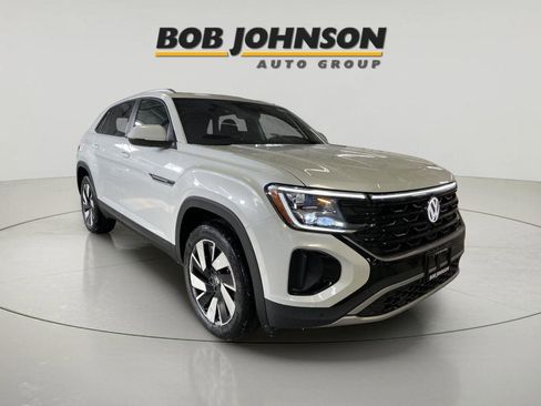 New 2026 Volkswagen Atlas Cross Sport SE AWD/4WD image 1
