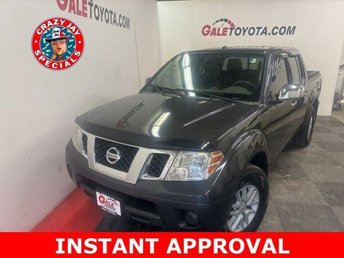 Used 2014 Nissan Frontier SV image 3