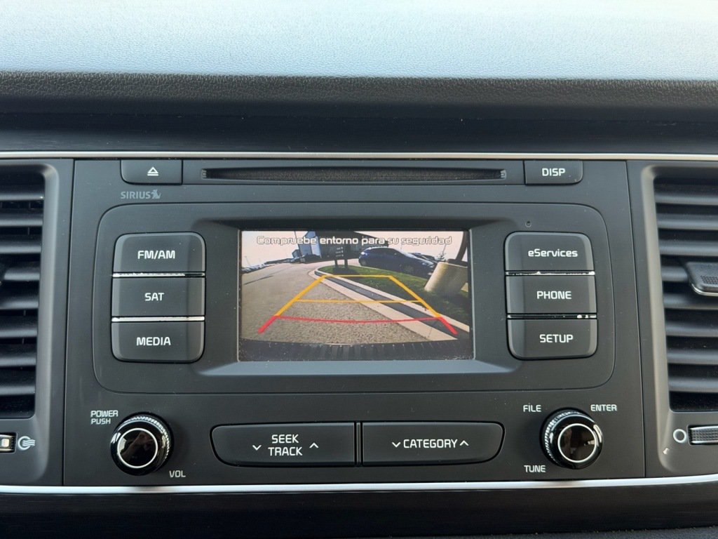 Used 2015 Kia Sedona LX w/ LX Convenience Package FWD image 16