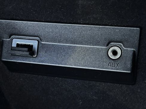 Used 2011 Volvo XC70 3.2 image 23