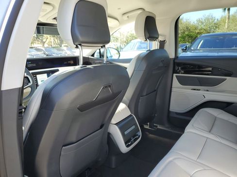 New 2026 Lincoln Nautilus Premier AWD/4WD image 9