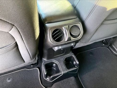 Used 2021 Jeep Wrangler Unlimited Sport image 28