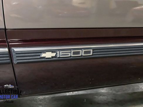 Used 1997 Chevrolet Suburban 2WD w/ Preferred Equipment Group 3 image 35