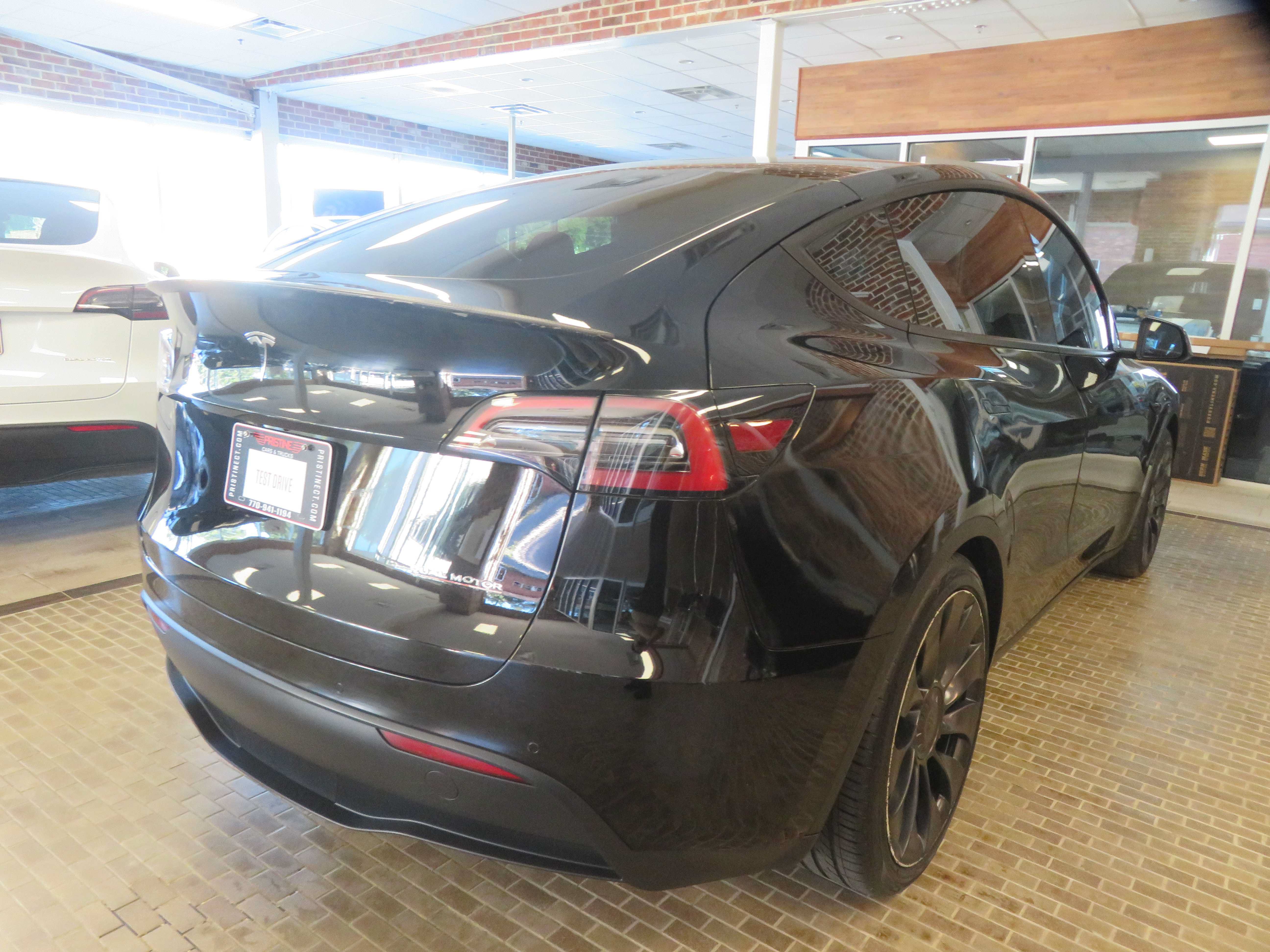 Used 2022 Tesla Model Y Performance AWD/4WD image 4