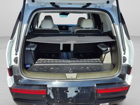 Used 2025 Hyundai Santa Fe Calligraphy FWD image 10