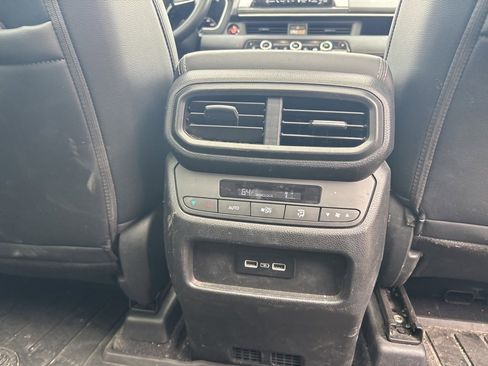 Certified 2023 Honda Pilot Touring image 29