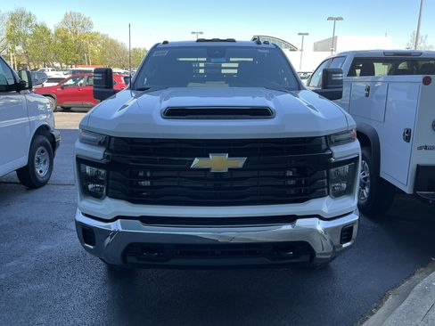 New 2026 Chevrolet Silverado 3500 W/T w/ WT Convenience Package AWD/4WD image 3