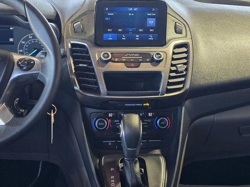 Used 2022 Ford Transit Connect XLT image 17