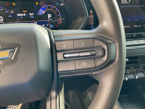 Used 2024 Chevrolet Colorado W/T image 7