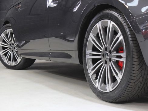 Used 2024 Land Rover Range Rover Sport Dynamic SE image 14