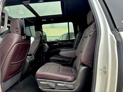 Used 2024 Cadillac Escalade ESV Sport Platinum w/ Heavy-Duty Trailer Package image 11