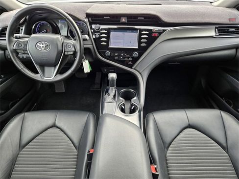 Used 2019 Toyota Camry SE image 12