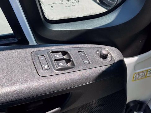 Used 2025 RAM ProMaster 2500 w/ Convenience Group FWD image 28