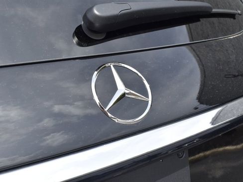 Used 2025 Mercedes-Benz GLC 350e 4MATIC image 16