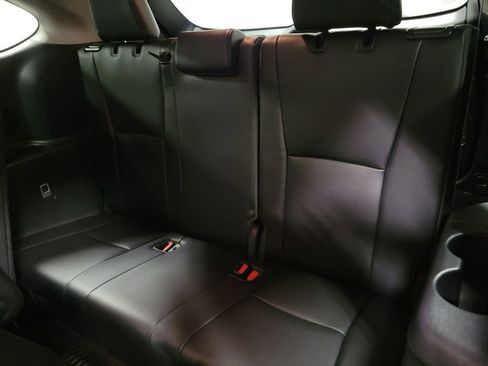 Used 2023 Toyota Highlander XLE AWD/4WD image 22