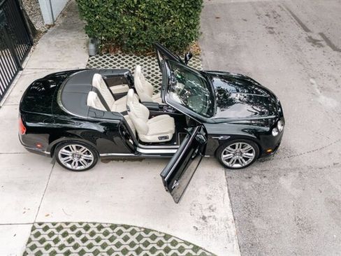 Used 2017 Bentley Continental GT image 40