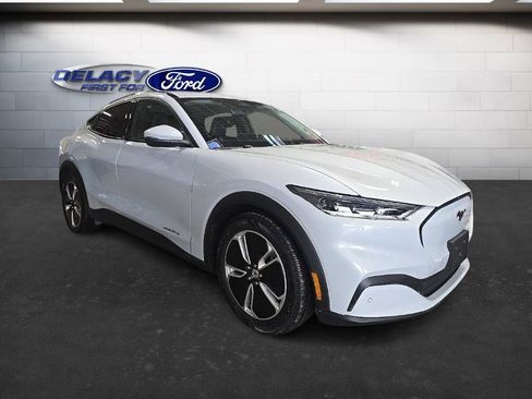 Used 2022 Ford Mustang Mach-E Select image 7