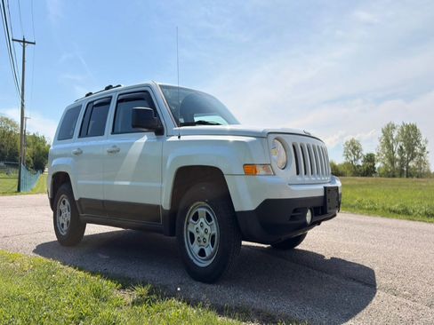 Used 2016 Jeep Patriot Sport w/ Power Value Group AWD/4WD image 6