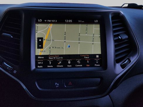 Used 2019 Jeep Cherokee Trailhawk w/ Cold Weather Group image 30