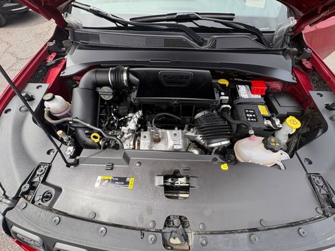 Used 2025 Jeep Compass Trailhawk AWD/4WD image 32