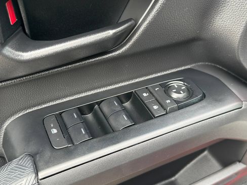 Used 2025 Toyota Tacoma SR AWD/4WD image 15