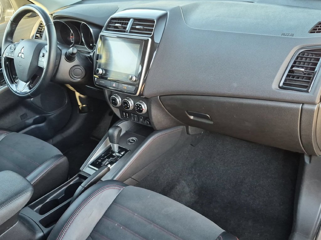 Used 2025 Mitsubishi Outlander Sport SE AWD/4WD image 28