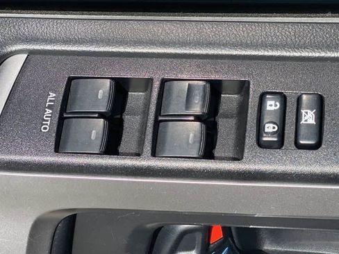 Used 2019 Toyota 4Runner SR5 AWD/4WD image 16