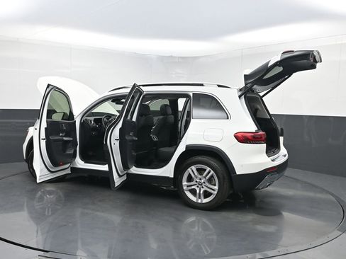 Used 2023 Mercedes-Benz GLB 250 4MATIC image 38