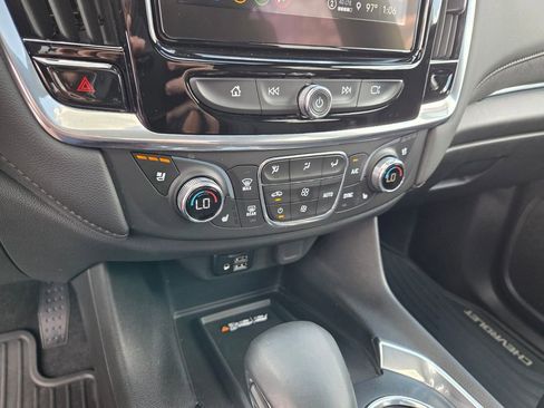 Used 2023 Chevrolet Traverse High Country FWD image 28