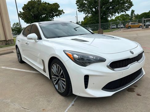 Used 2018 Kia Stinger Premium RWD image 3