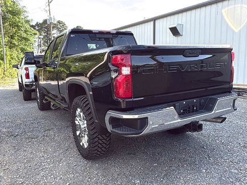 Used 2020 Chevrolet Silverado 2500 LT w/ Texas Edition AWD/4WD image 3