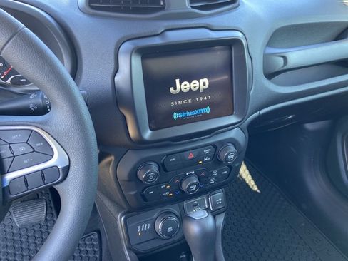 Used 2023 Jeep Renegade Latitude AWD/4WD image 23