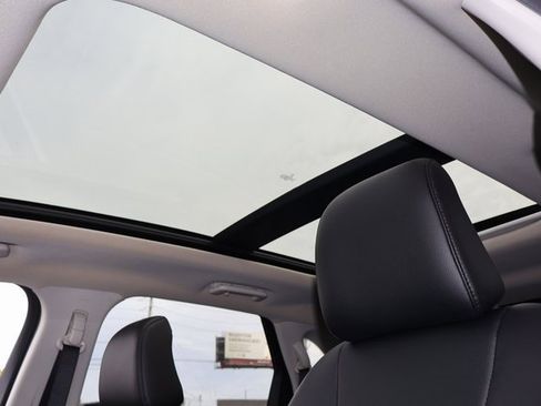 Used 2022 Ford Edge Titanium image 26