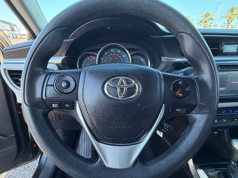 Used 2016 Toyota Corolla LE FWD image 17