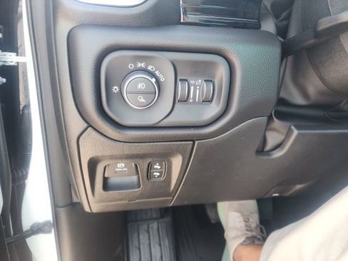 New 2026 RAM 1500 Laramie AWD/4WD image 17