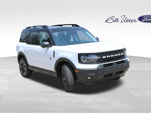 New 2026 Ford Bronco Sport Outer Banks w/ Outer Banks Tech Package+ AWD/4WD image 2