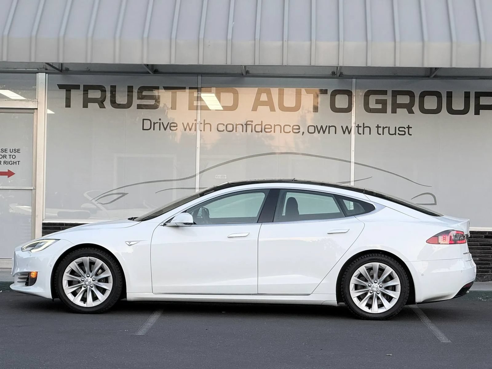 Used 2016 Tesla Model S 90D AWD/4WD image 7