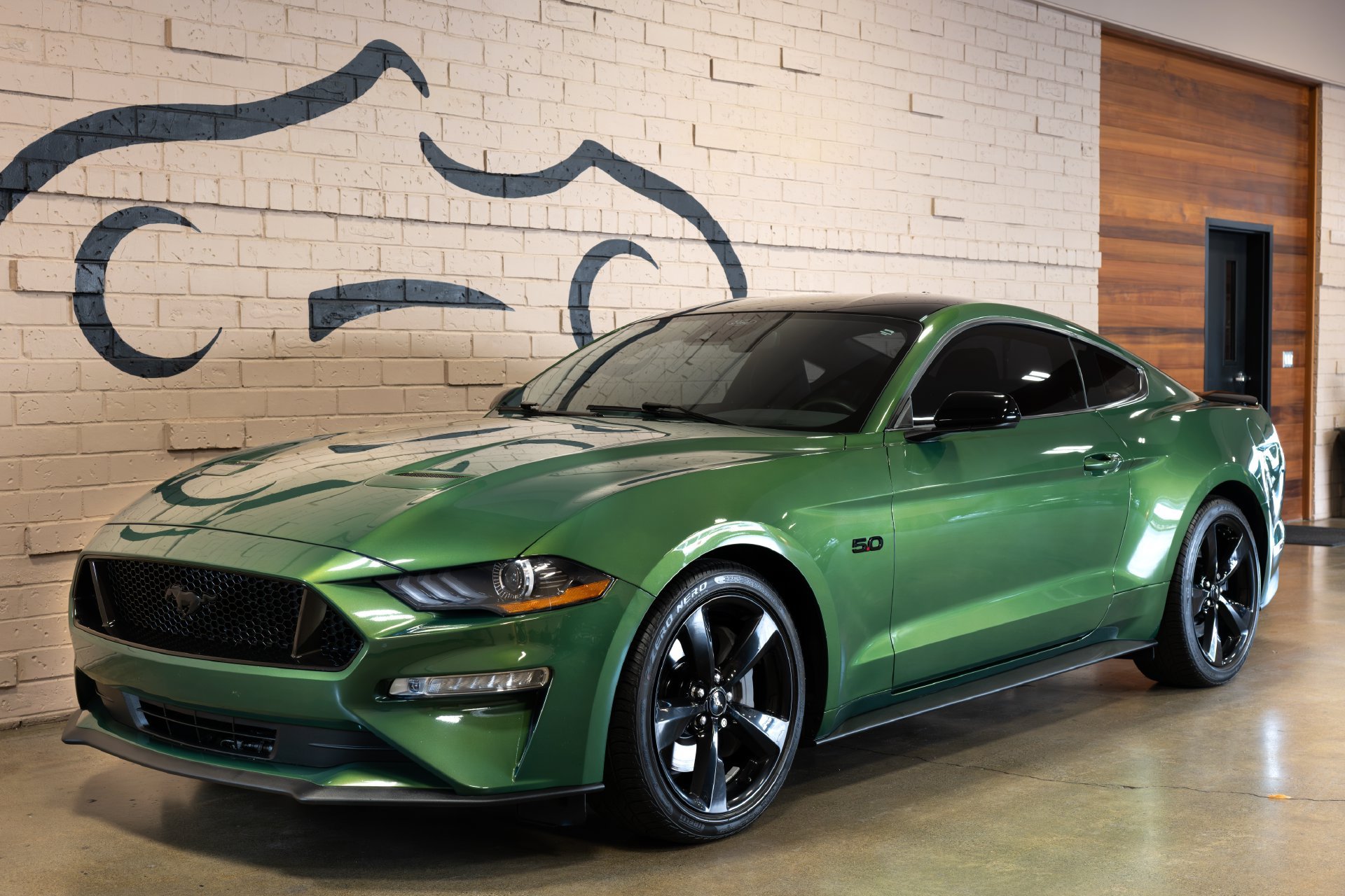 Used 2022 Ford Mustang GT Premium w/ Black Accent Package RWD image 11