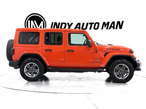Used 2020 Jeep Wrangler Unlimited Sahara w/ Uconnect 4C Nav & Sound Group AWD/4WD image 3