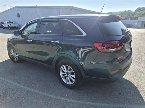 Used 2019 Kia Sorento FWD image 4