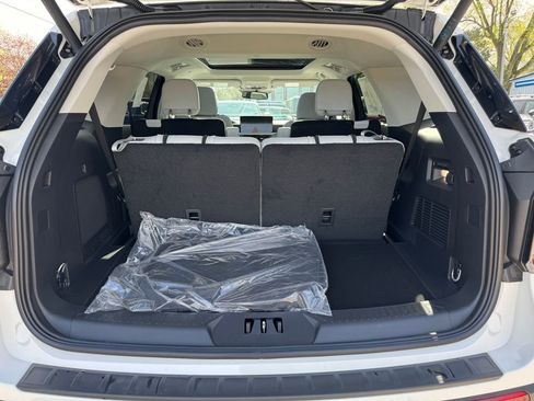 New 2026 Ford Explorer Platinum AWD/4WD image 11