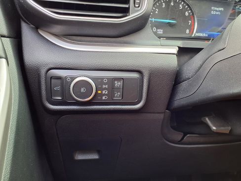 Certified 2022 Ford Explorer XLT w/ Equipment Group 202A image 19